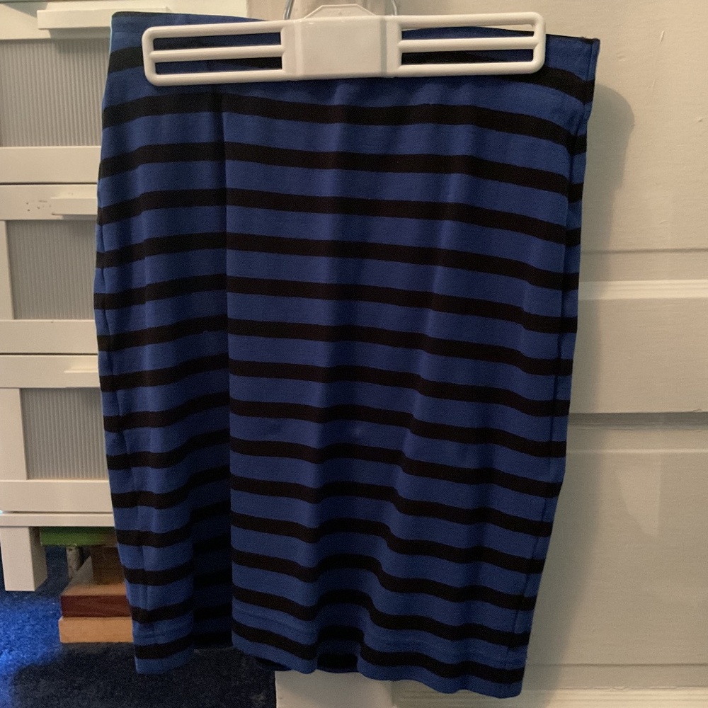 Loft Stretch Blue and black skirt